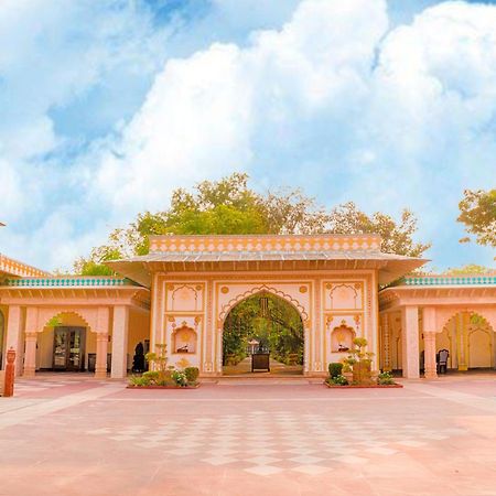 Club Mahindra Bharatpur Hotell Exteriör bild