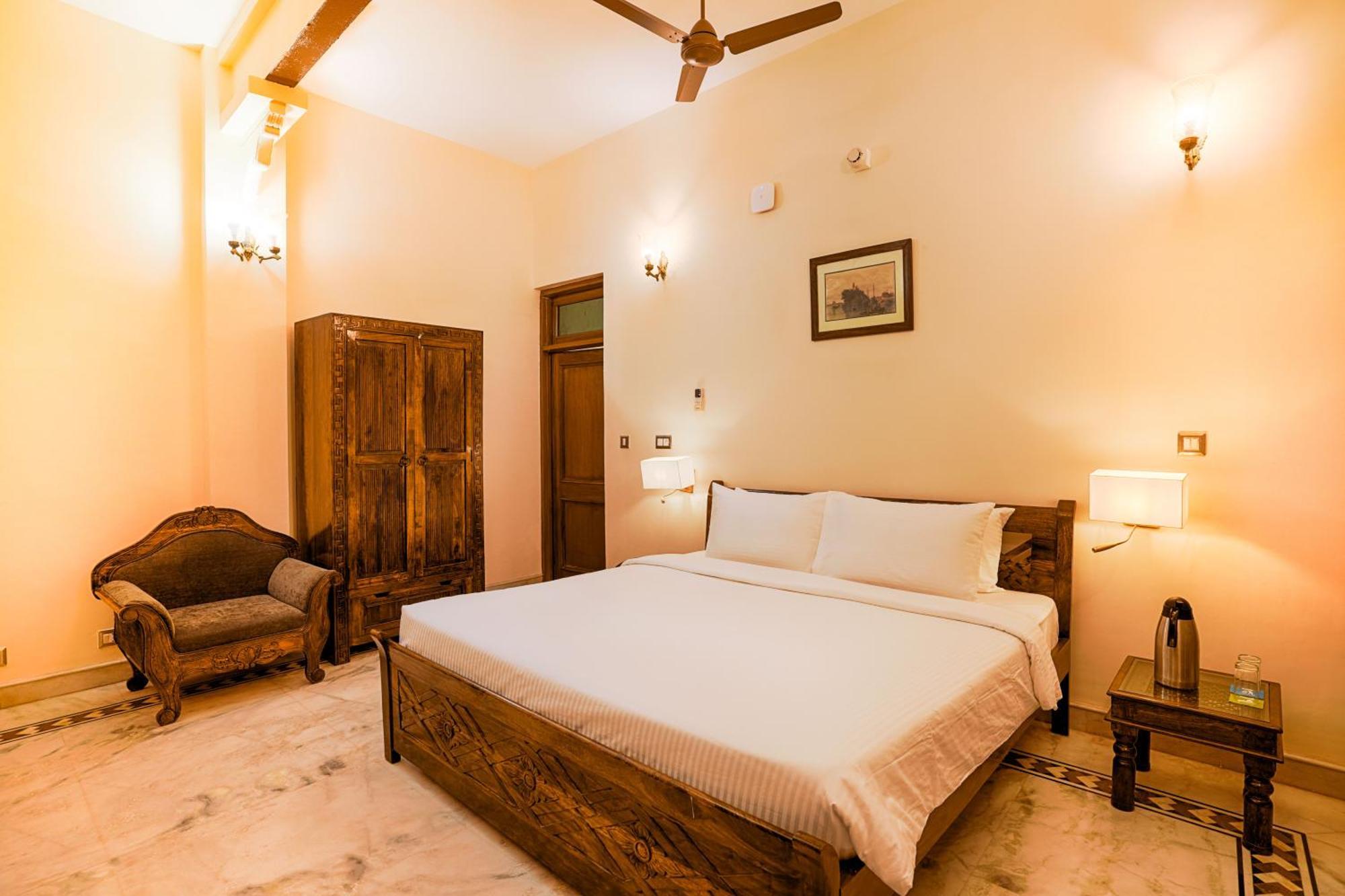 Club Mahindra Bharatpur Hotell Exteriör bild