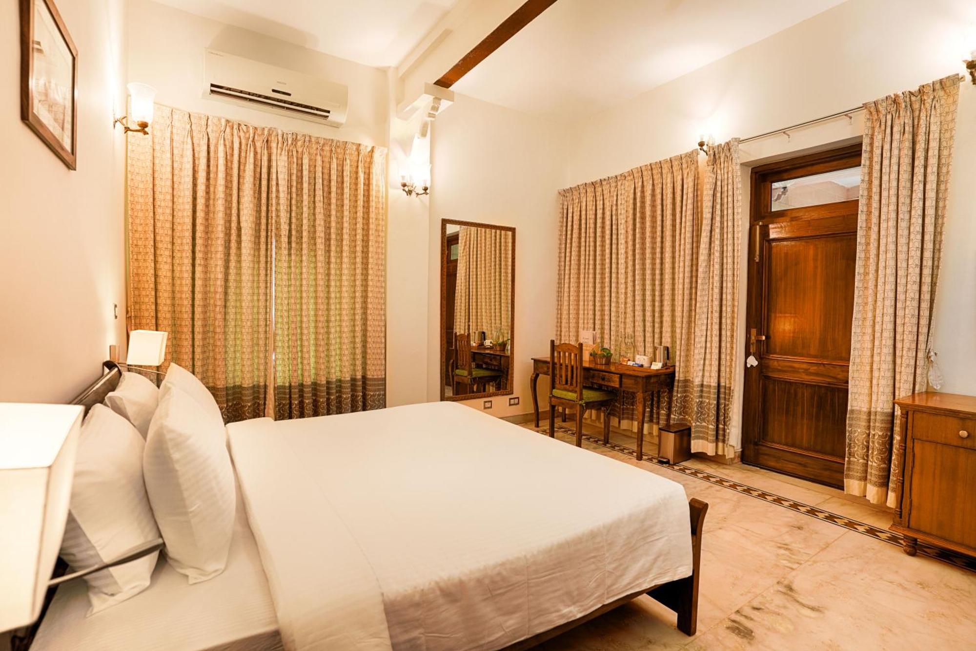 Club Mahindra Bharatpur Hotell Exteriör bild