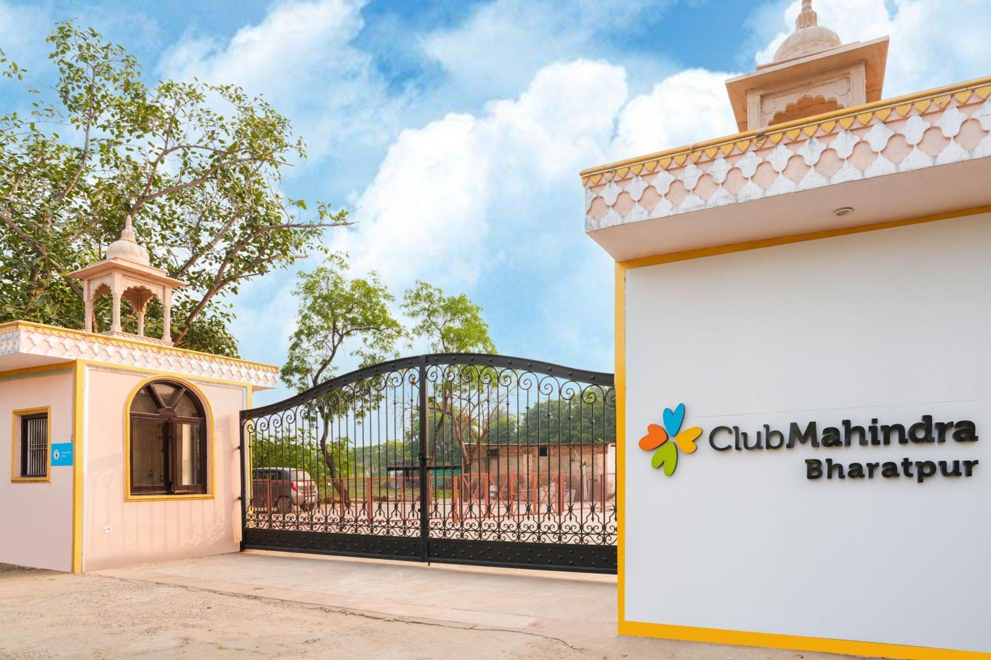 Club Mahindra Bharatpur Hotell Exteriör bild